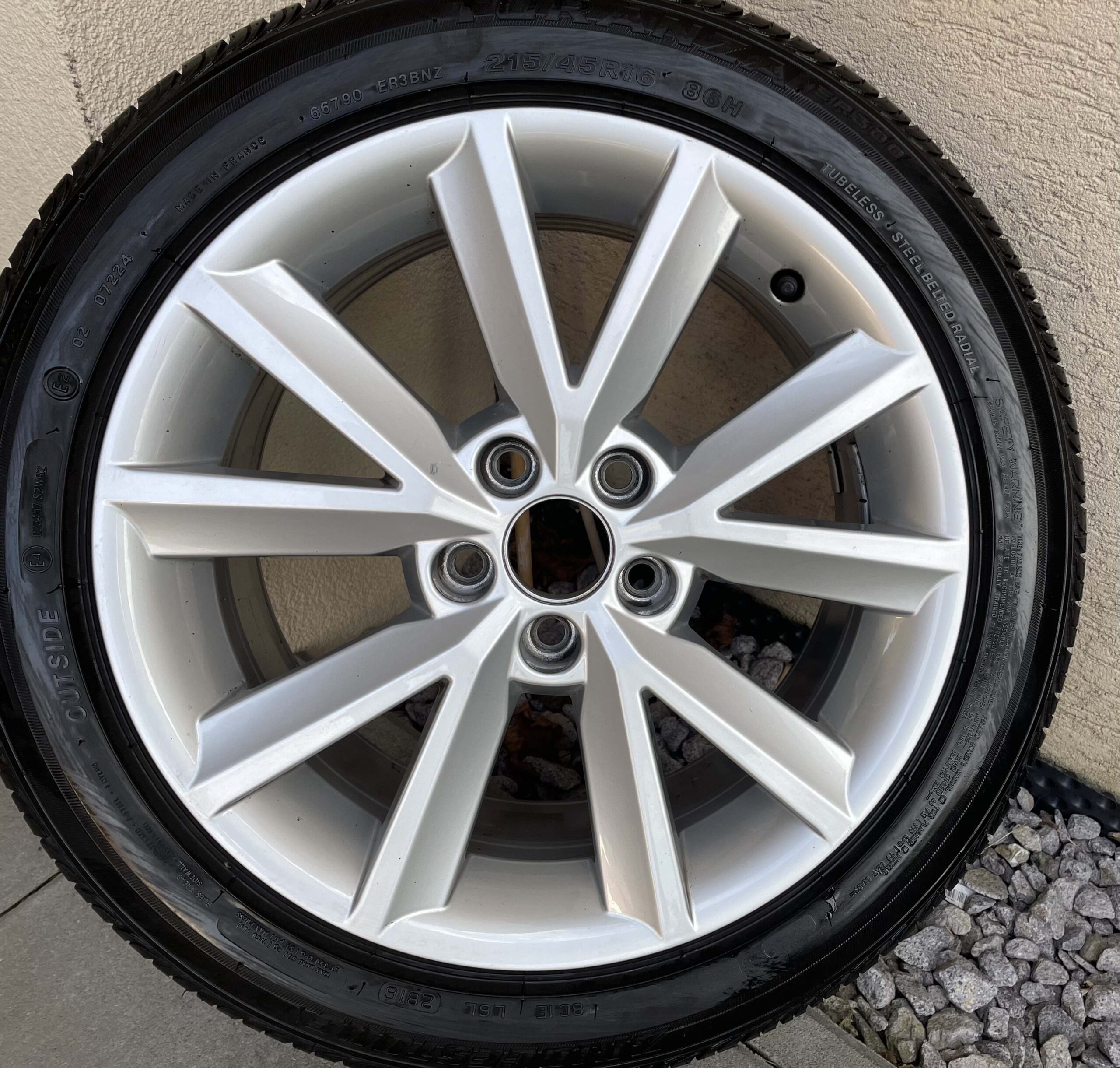 Skoda FABIA  disky silber 7jxR16 ET46 215 45 R16 letné