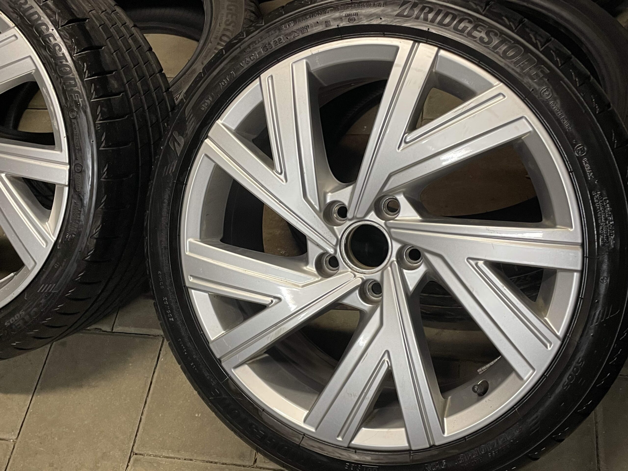 BERGAMO  org. VW 5×112  7,5×18 ET 51  225 40 R18 letné