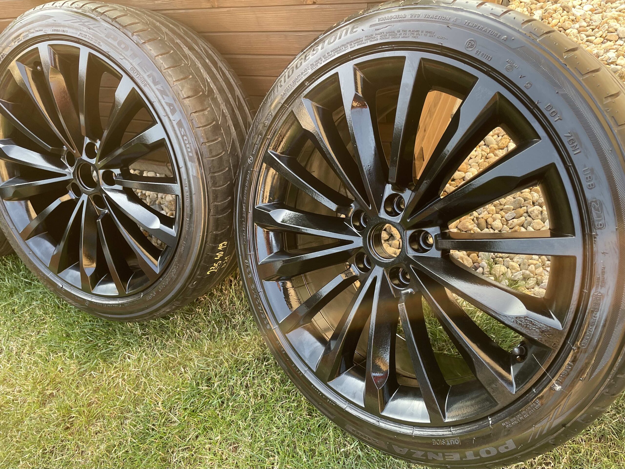 Phoenix Trinity..orig.skoda Superb3V  5×112  8j x19   ET 44 VW