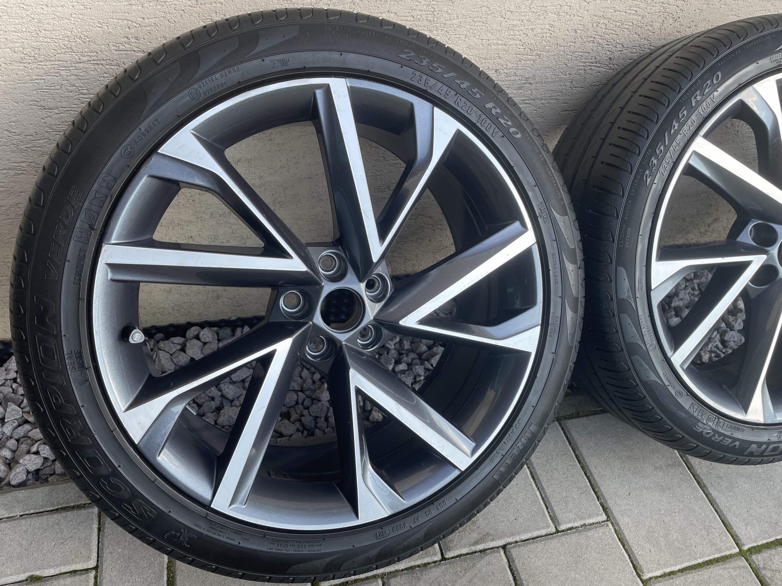 VEGA  orig.skoda Kodiaq  5×112  8j x R20   ET 41 VW 235 45 R20